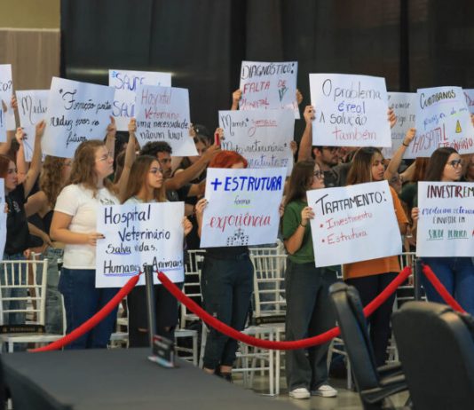 Implantação de hospital veterinário é reivindicado na Alesc Itinerante