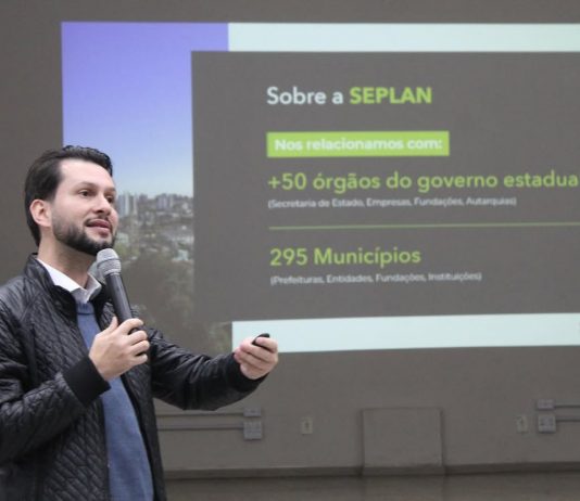 Lideranças da AMURC conhecem metas e investimentos do Programa Avança SC